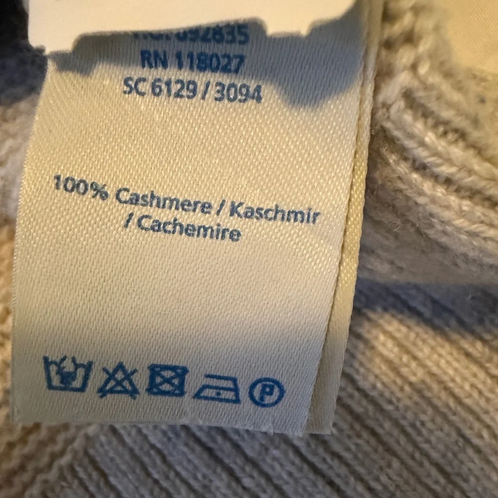 Boden | 100% Cashmere Light Gray Crewneck Sweater *Like New* - Picture 6 of 6